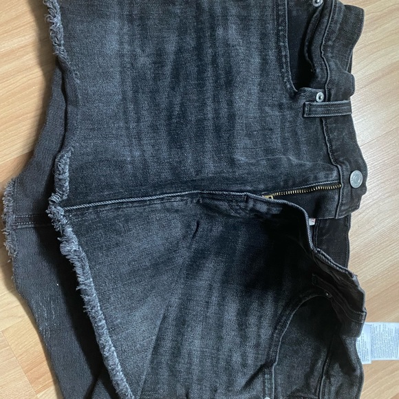 Levi’s Mini Skirt - Picture 2 of 3